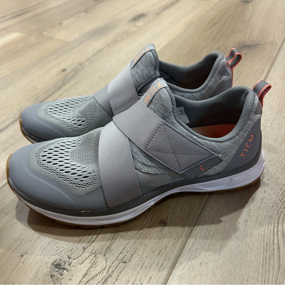 TIEM Slipstream Indoor Cycling Shoes “Lunar Grey” W9.5 VGUC + SPD Clips!